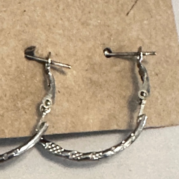 2/$15 Silver tone hoop earrings Lever back Round flat hoops w/texture design. - Picture 4 of 8